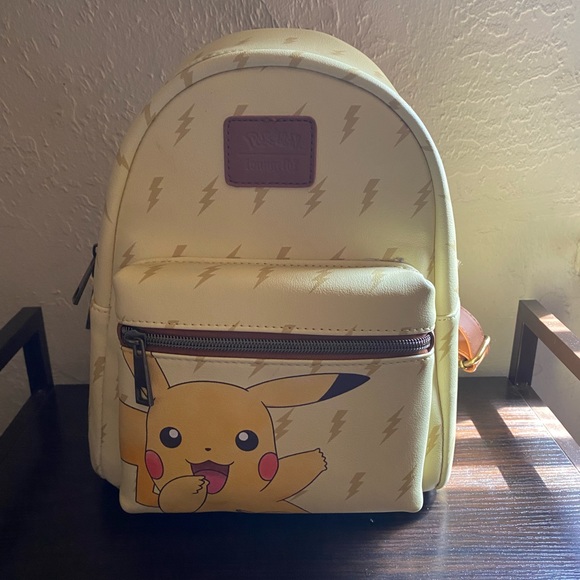 Pikachu Loungefly - Picture 1 of 2